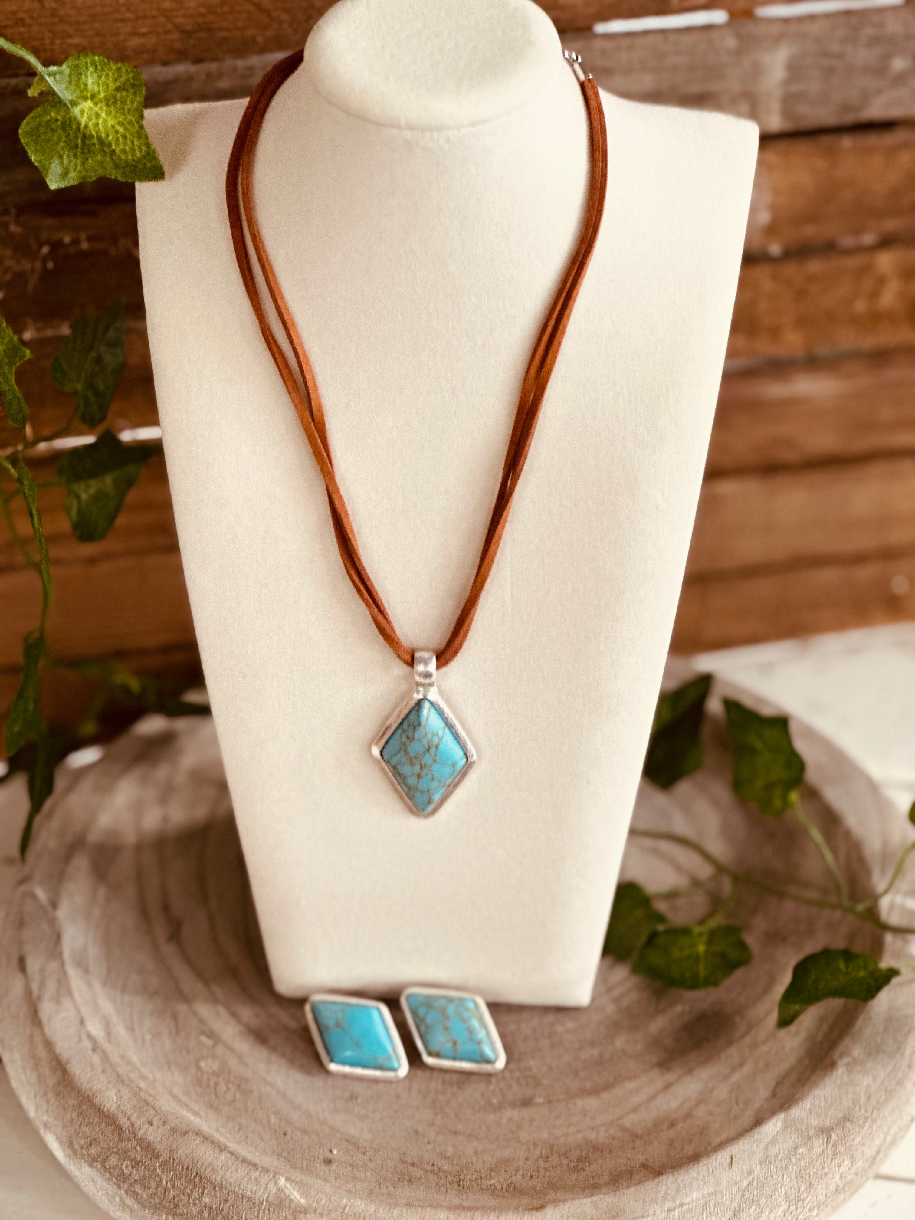 Nola Necklace/Earring Set